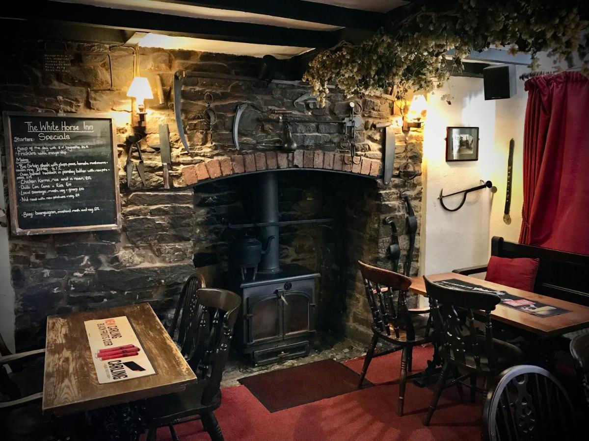 The White Horse Inn, Clun Екстериор снимка