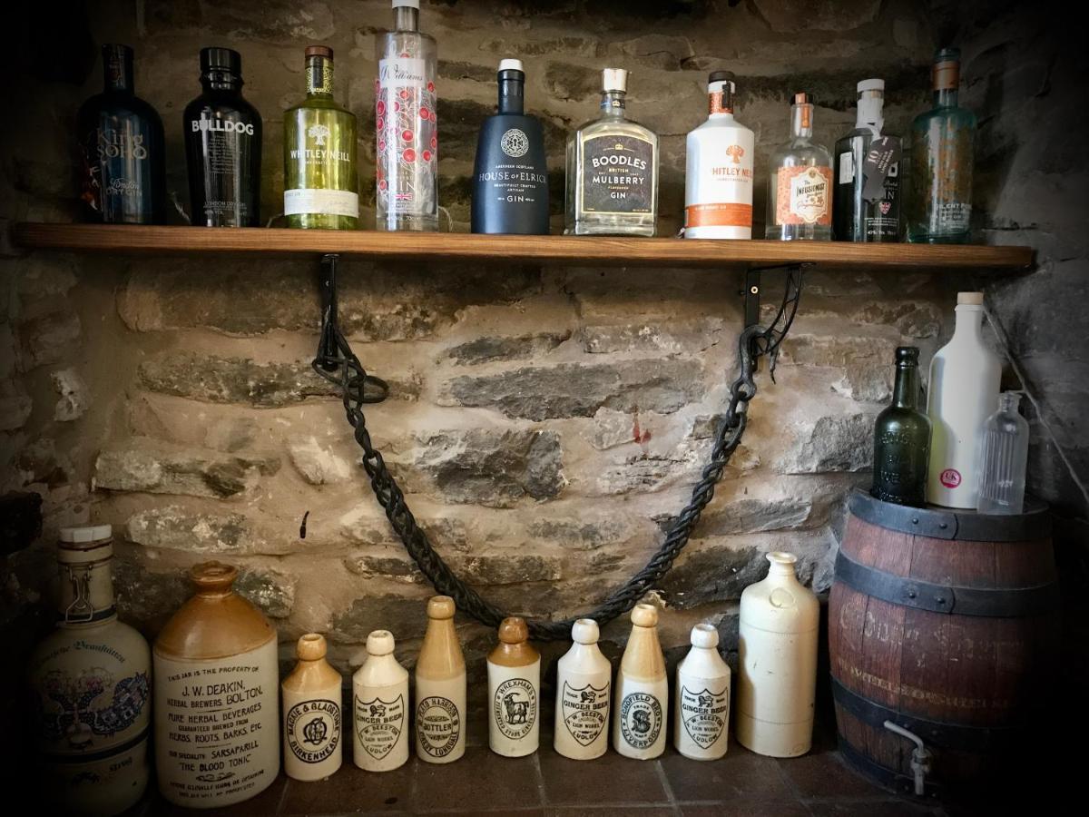 The White Horse Inn, Clun Екстериор снимка