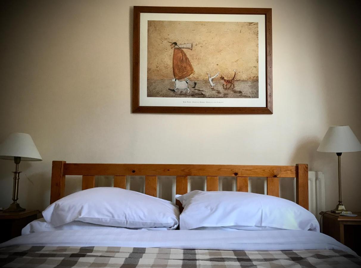 The White Horse Inn, Clun Екстериор снимка