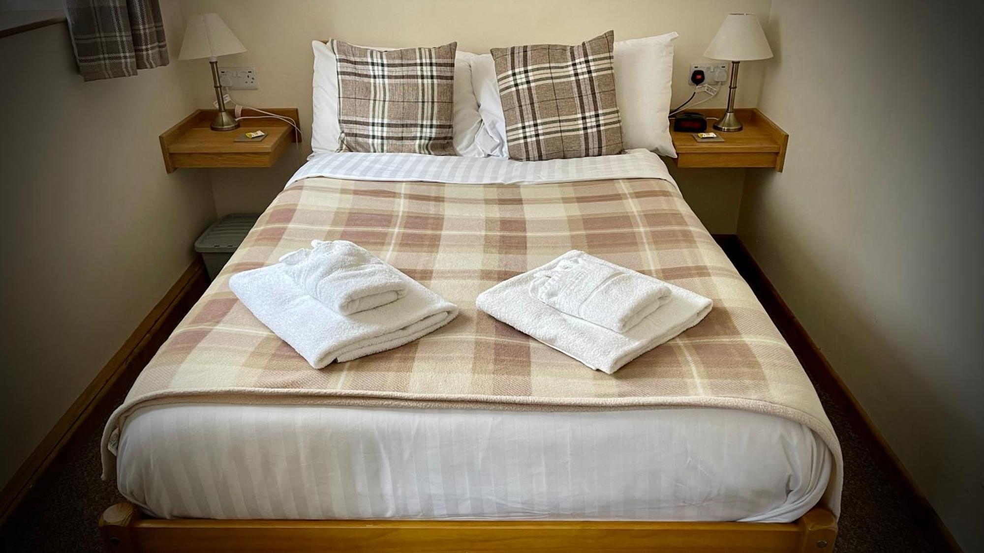The White Horse Inn, Clun Екстериор снимка