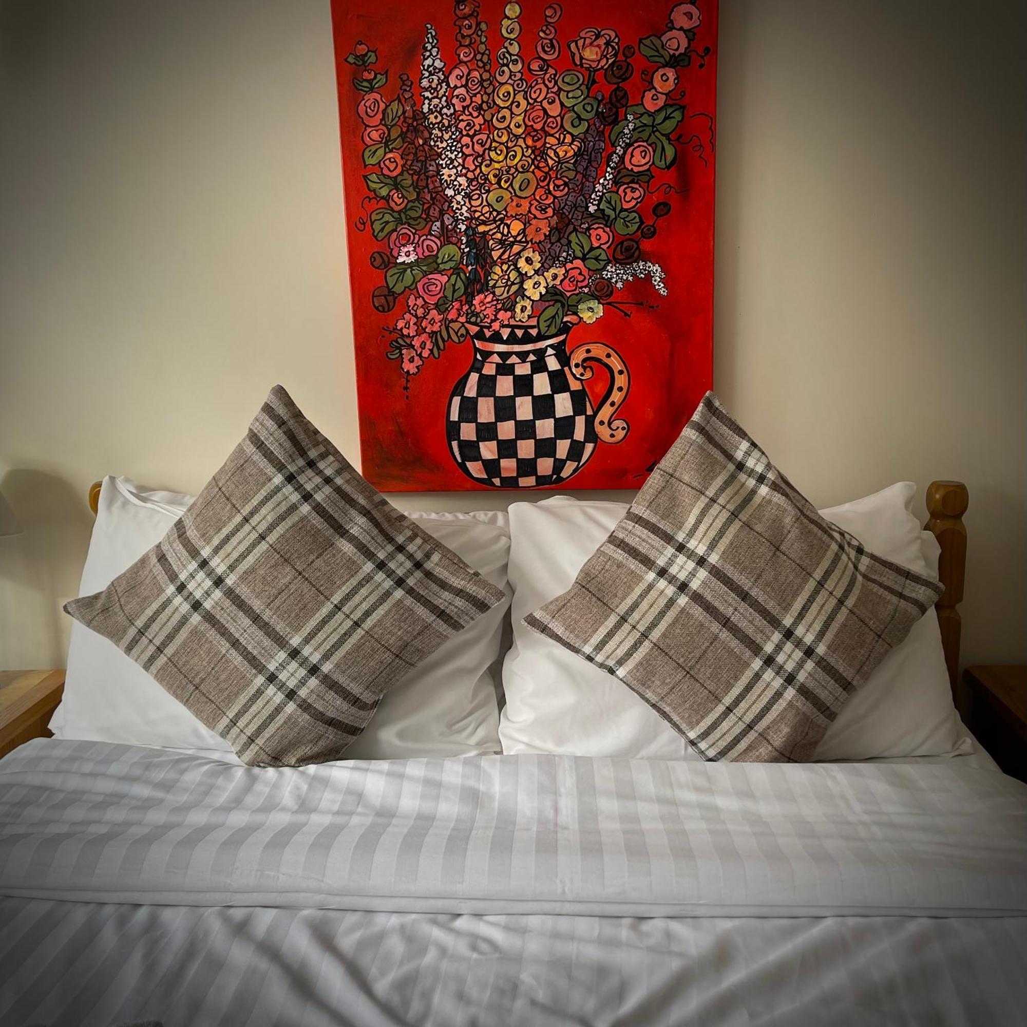 The White Horse Inn, Clun Екстериор снимка